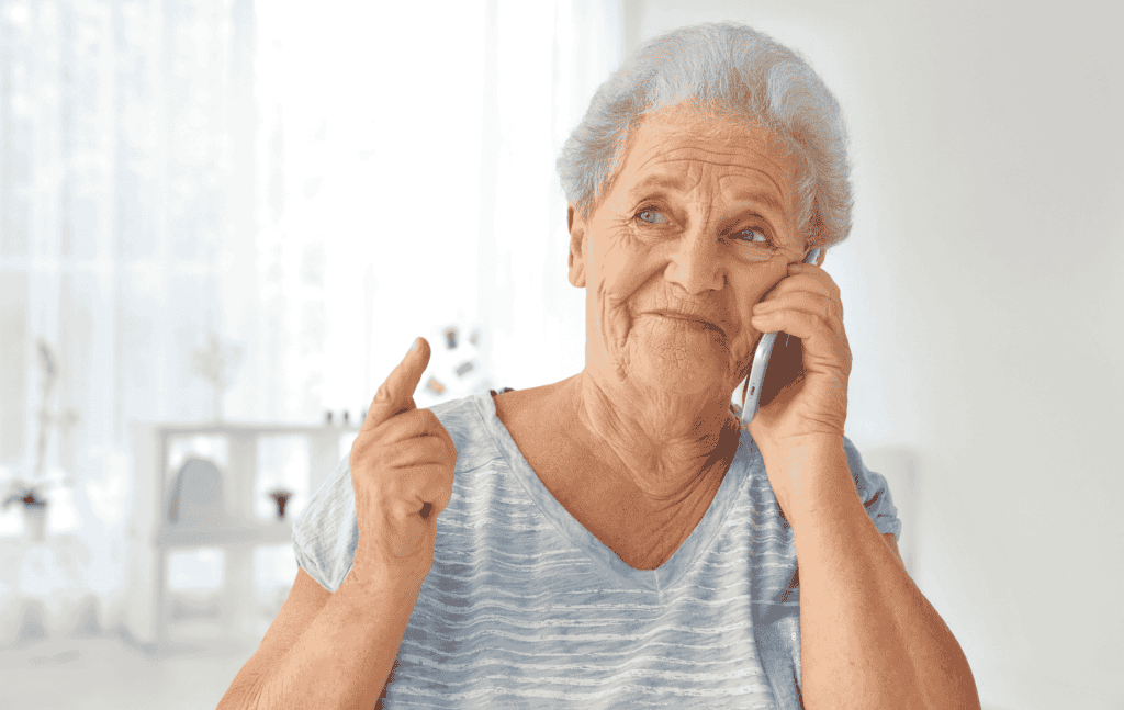 Appel téléphonique d’une personne âgée par Écoute et Compagnie grâce à Touchard Pompes Funèbres.