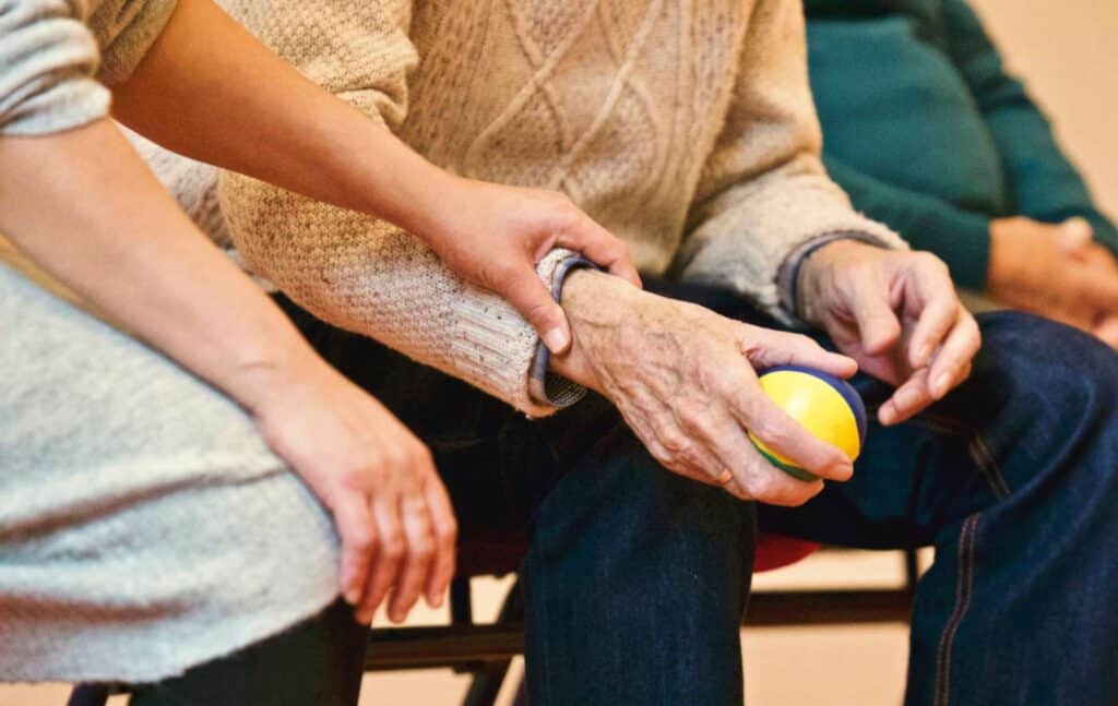 isolement des personnes agees touchard pompes funebres le mans sarthe